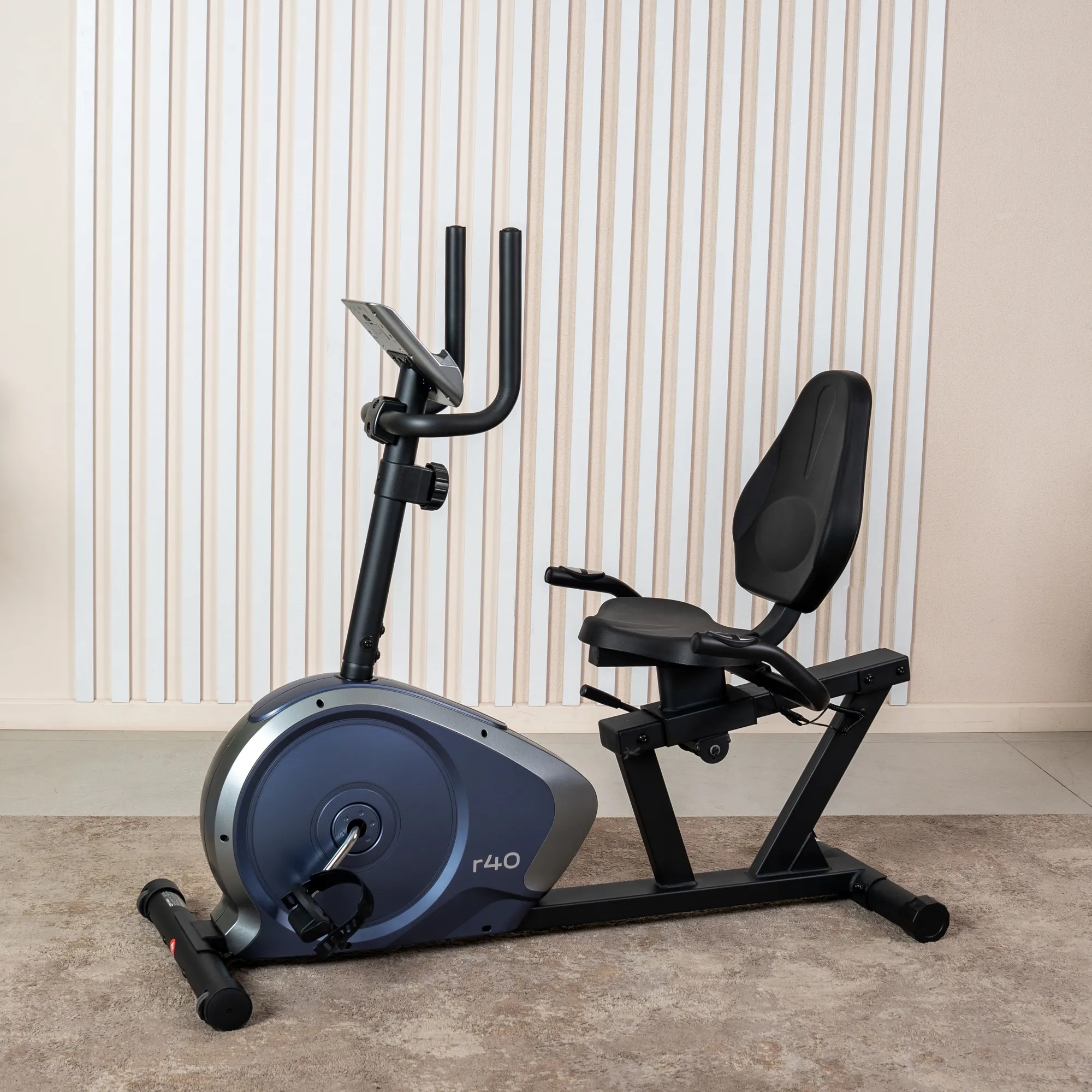 Велотренажер CARBON FITNESS R40